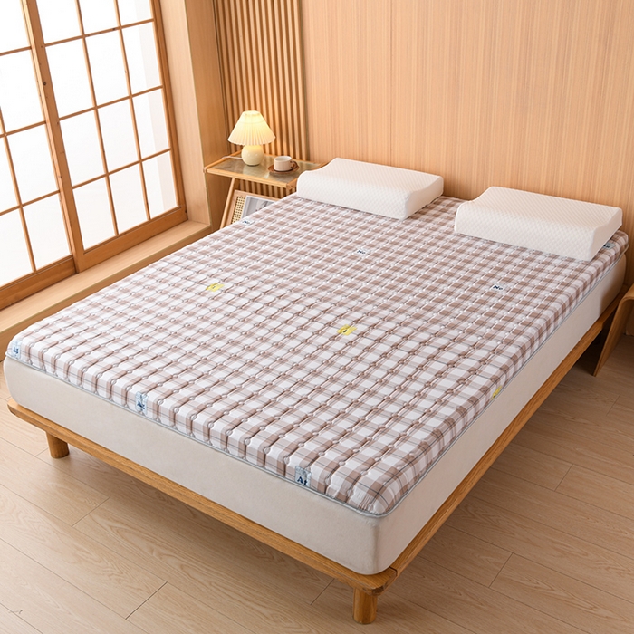 91家纺网 家纺一手货源 找家纺 美克家居 2025新款水洗棉抗压纤维棉科技床垫学生床垫 格子豆沙