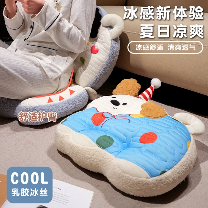 91家纺网 家纺一手货源 找家纺 仟亿莱 2025新款翘耳小狗乳胶方块坐垫 乳胶方块糖豆小狗