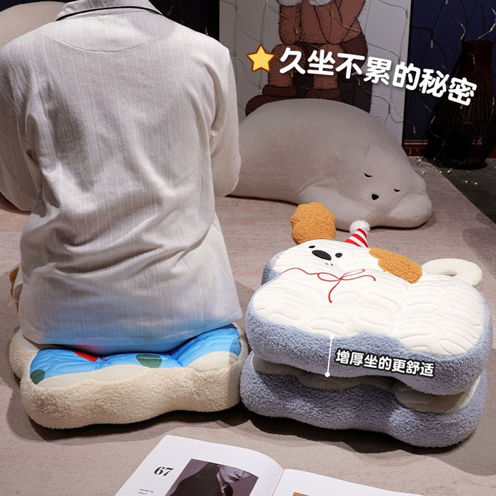 91家纺网 家纺一手货源 找家纺 仟亿莱 2025新款翘耳小狗乳胶方块坐垫 乳胶方块糖豆小狗