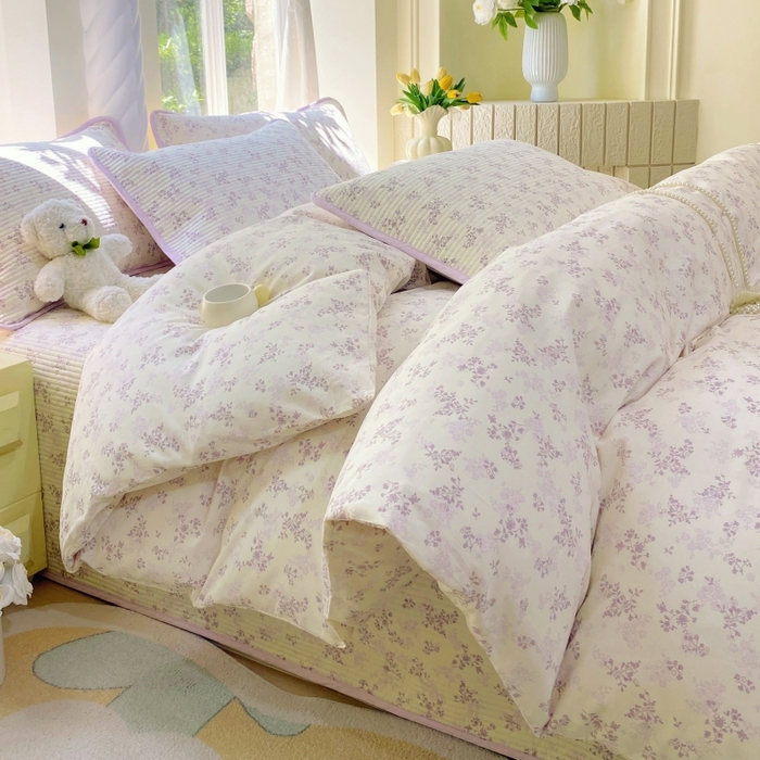 91家纺网 家纺一手货源 找家纺 金丝兔 2025新款ins小清新亲肤斜纹纯棉四件套 印花全棉夹棉床盖四件套 春风里