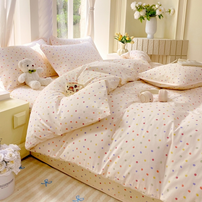 91家纺网 家纺一手货源 找家纺 金丝兔 2025新款ins小清新亲肤斜纹纯棉四件套 印花全棉夹棉床盖四件套 奶油波点