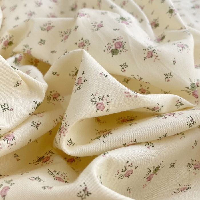 91家纺网 家纺一手货源 找家纺 金丝兔 2025新款ins小清新亲肤斜纹纯棉四件套 印花全棉夹棉床盖四件套 绿影