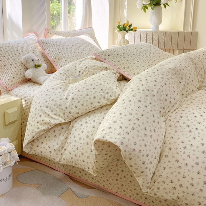 91家纺网 家纺一手货源 找家纺 金丝兔 2025新款ins小清新亲肤斜纹纯棉四件套 印花全棉夹棉床盖四件套 绿影