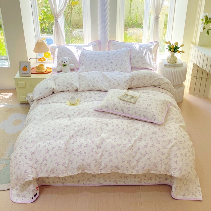 91家纺网 家纺一手货源 找家纺 金丝兔 2025新款ins小清新亲肤斜纹纯棉四件套 印花全棉夹棉床盖四件套 春风里