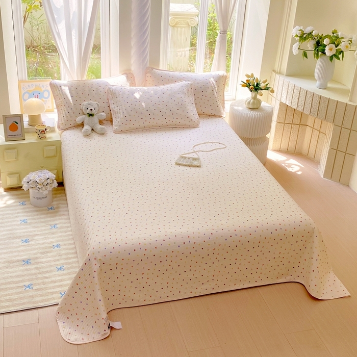 91家纺网 家纺一手货源 找家纺 金丝兔 2025新款ins小清新亲肤斜纹纯棉四件套 印花全棉夹棉床盖四件套 奶油波点