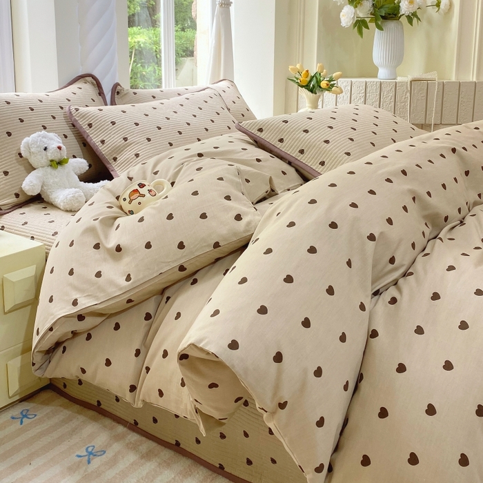 91家纺网 家纺一手货源 找家纺 金丝兔 2025新款ins小清新亲肤斜纹纯棉四件套 印花全棉夹棉床盖四件套 心恋