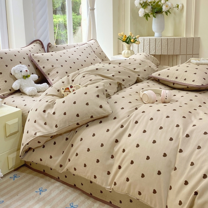 91家纺网 家纺一手货源 找家纺 金丝兔 2025新款ins小清新亲肤斜纹纯棉四件套 印花全棉夹棉床盖四件套 心恋