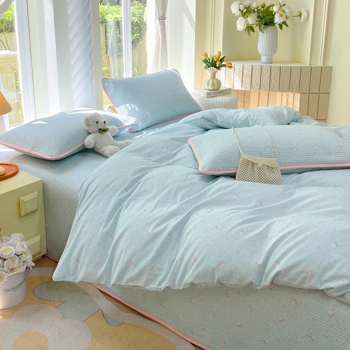 91家纺网 家纺一手货源 找家纺 金丝兔 2025新款ins小清新亲肤斜纹纯棉四件套 印花全棉夹棉床盖四件套 云兰香