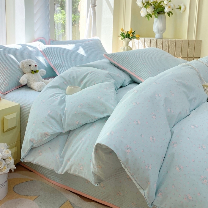 91家纺网 家纺一手货源 找家纺 金丝兔 2025新款ins小清新亲肤斜纹纯棉四件套 印花全棉夹棉床盖四件套 云兰香