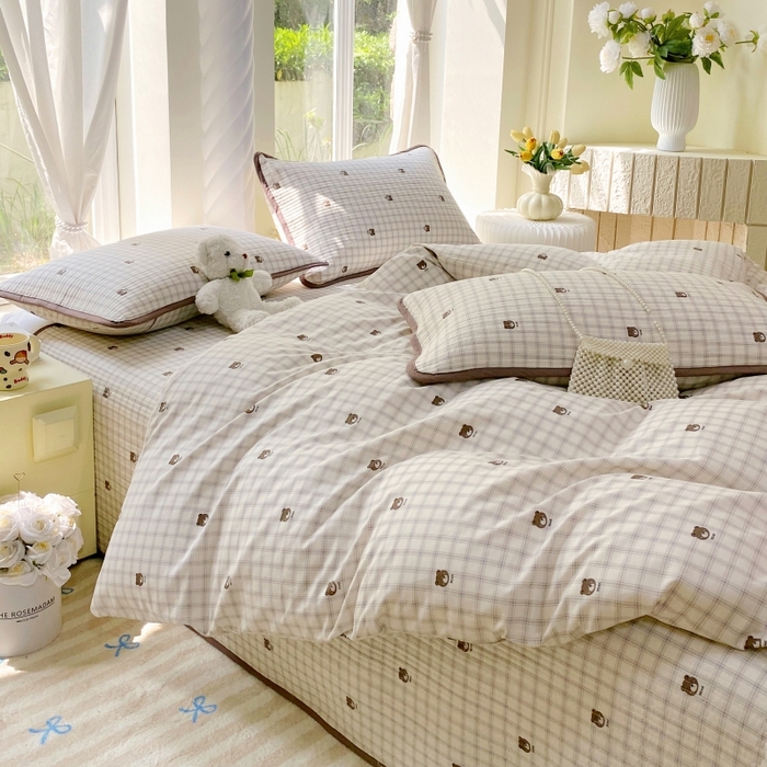 91家纺网 家纺一手货源 找家纺 金丝兔 2025新款ins小清新亲肤斜纹纯棉四件套 印花全棉夹棉床盖四件套 格子熊