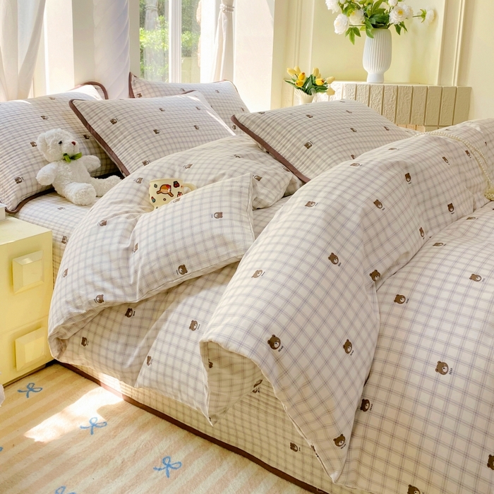 91家纺网 家纺一手货源 找家纺 金丝兔 2025新款ins小清新亲肤斜纹纯棉四件套 印花全棉夹棉床盖四件套 格子熊