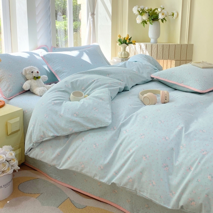 91家纺网 家纺一手货源 找家纺 金丝兔 2025新款ins小清新亲肤斜纹纯棉四件套 印花全棉夹棉床盖四件套 云兰香