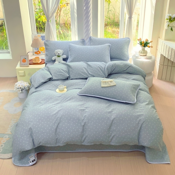 91家纺网 家纺一手货源 找家纺 金丝兔 2025新款ins小清新亲肤斜纹纯棉四件套 印花全棉夹棉床盖四件套 樱桃-蓝