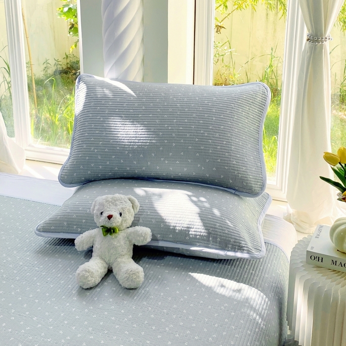 91家纺网 家纺一手货源 找家纺 金丝兔 2025新款ins小清新亲肤斜纹纯棉四件套 印花全棉夹棉床盖四件套 樱桃-蓝