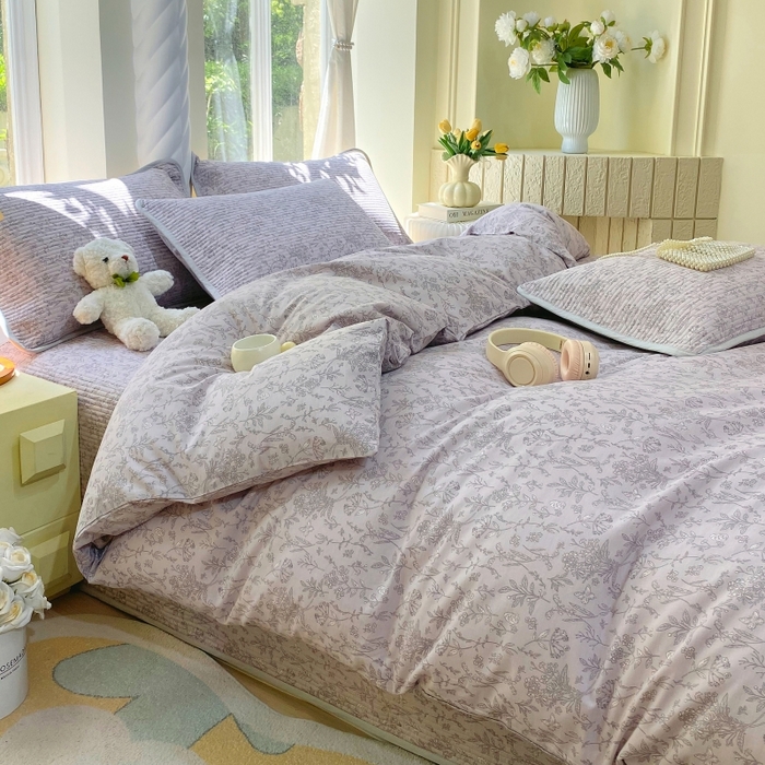 91家纺网 家纺一手货源 找家纺 金丝兔 2025新款ins小清新亲肤斜纹纯棉四件套 印花全棉夹棉床盖四件套 浮梦