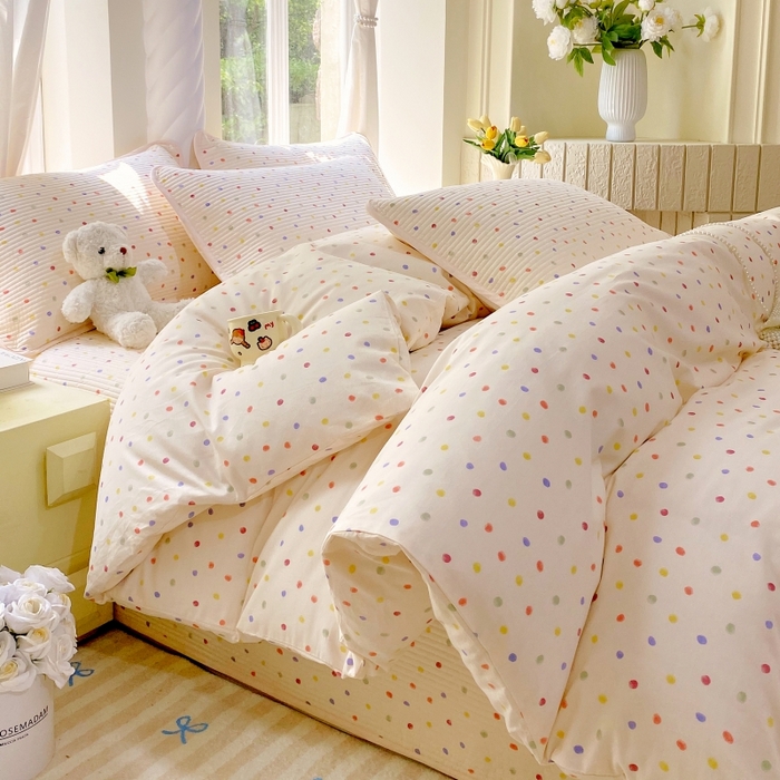 91家纺网 家纺一手货源 找家纺 金丝兔 2025新款ins小清新亲肤斜纹纯棉四件套 印花全棉夹棉床盖四件套 奶油波点