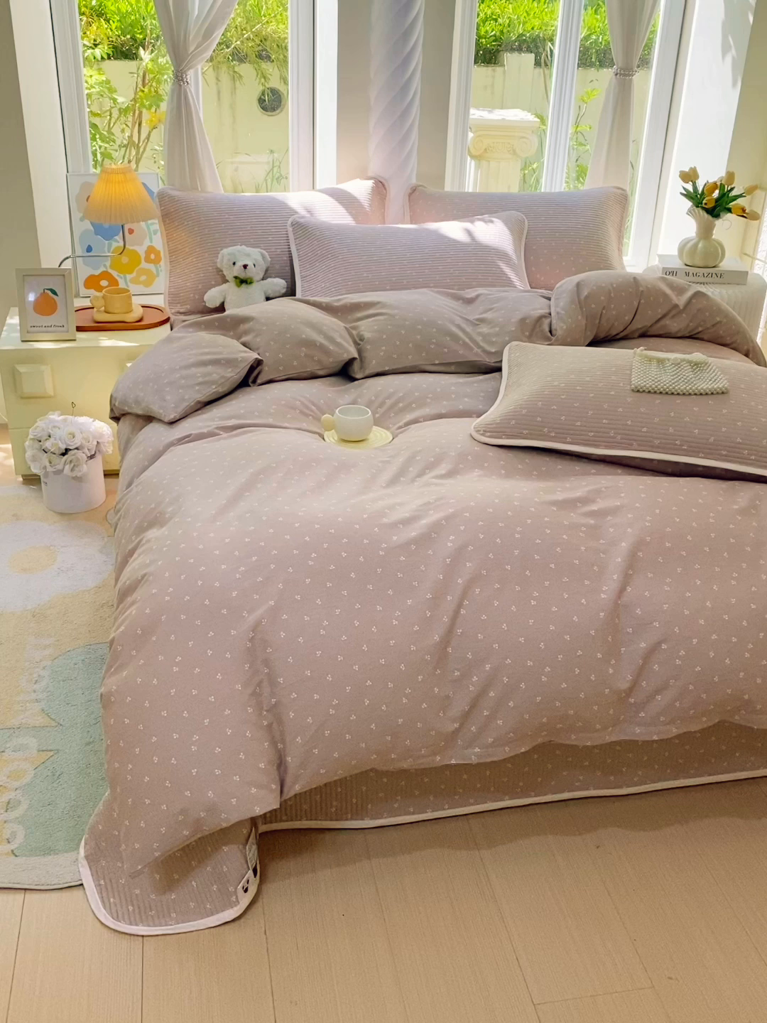 91家纺网 家纺一手货源 找家纺 金丝兔 2025新款ins小清新亲肤斜纹纯棉四件套 印花全棉夹棉床盖四件套 樱桃-粉