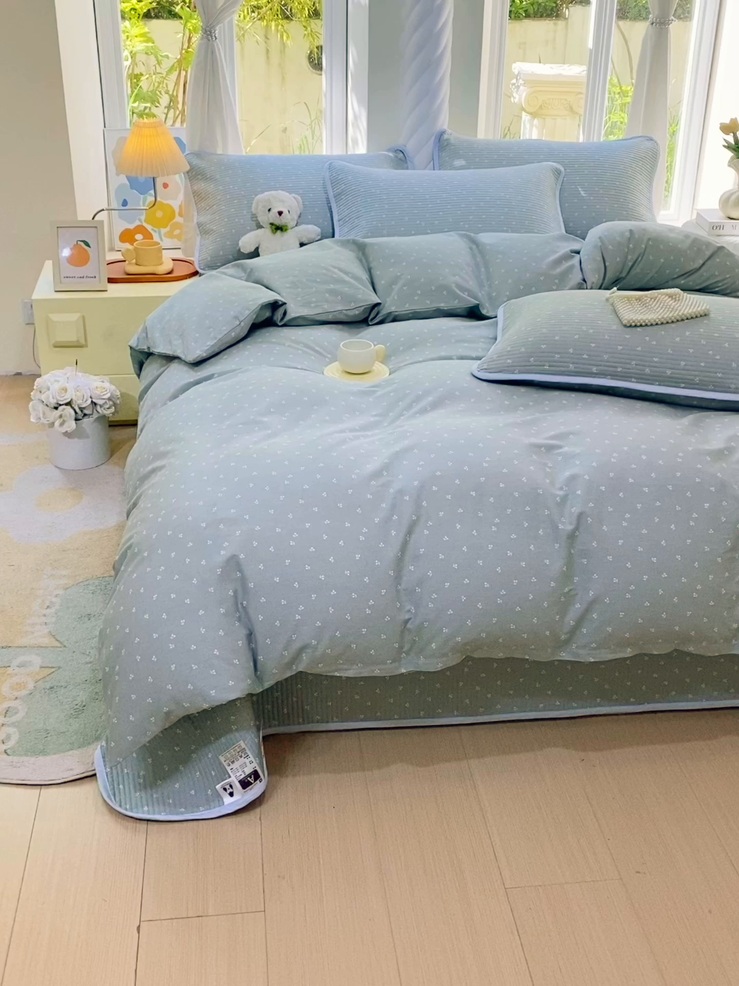 91家纺网 家纺一手货源 找家纺 金丝兔 2025新款ins小清新亲肤斜纹纯棉四件套 印花全棉夹棉床盖四件套 樱桃-蓝
