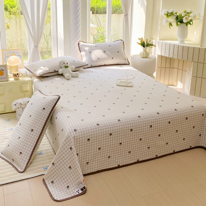 91家纺网 家纺一手货源 找家纺 金丝兔 2025新款小清新斜纹纯棉床盖 全棉夹棉床盖 床盖三件套 榻榻米抗盖绗缝加厚床单 格子熊