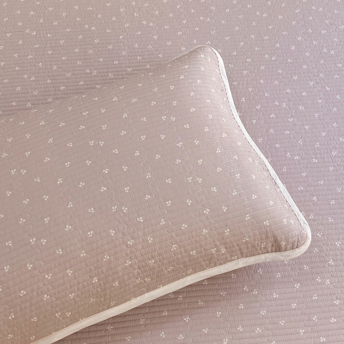 91家纺网 家纺一手货源 找家纺 金丝兔 2025新款小清新斜纹纯棉床盖 全棉夹棉床盖 床盖三件套 榻榻米抗盖绗缝加厚床单 樱桃-粉