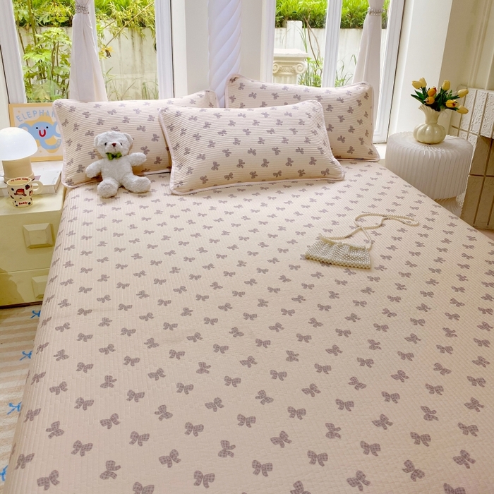 91家纺网 家纺一手货源 找家纺 金丝兔 2025新款小清新斜纹纯棉床盖 全棉夹棉床盖 床盖三件套 榻榻米抗盖绗缝加厚床单 慕斯