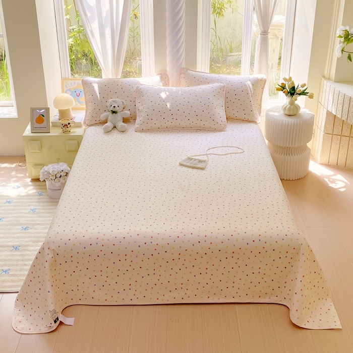 91家纺网 家纺一手货源 找家纺 金丝兔 2025新款小清新斜纹纯棉床盖 全棉夹棉床盖 床盖三件套 榻榻米抗盖绗缝加厚床单 奶油波点