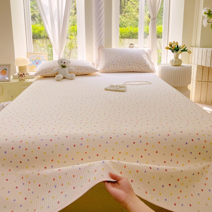 91家纺网 家纺一手货源 找家纺 金丝兔 2025新款小清新斜纹纯棉床盖 全棉夹棉床盖 床盖三件套 榻榻米抗盖绗缝加厚床单 奶油波点