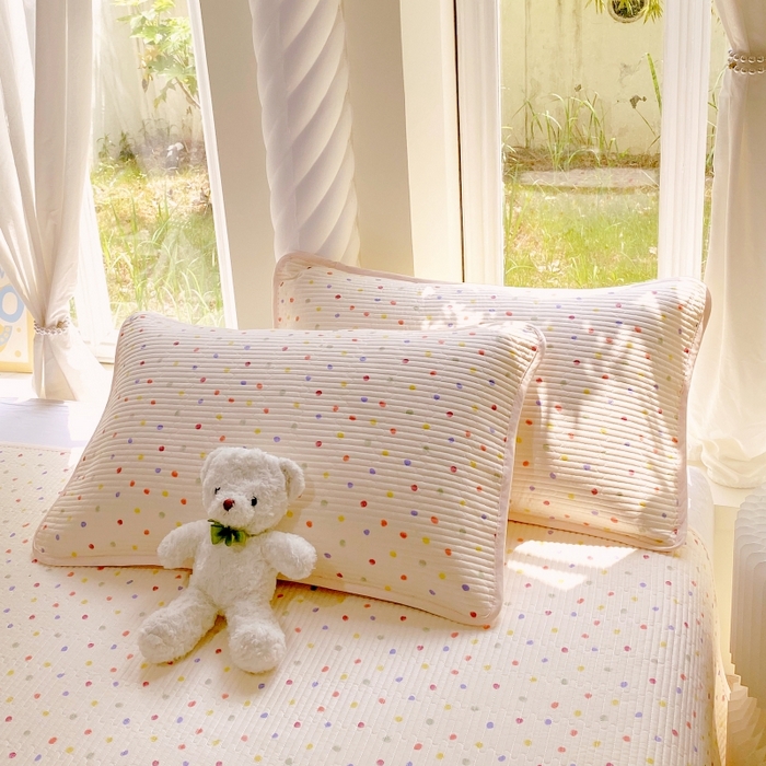 91家纺网 家纺一手货源 找家纺 金丝兔 2025新款小清新斜纹纯棉床盖 全棉夹棉床盖 床盖三件套 榻榻米抗盖绗缝加厚床单 奶油波点