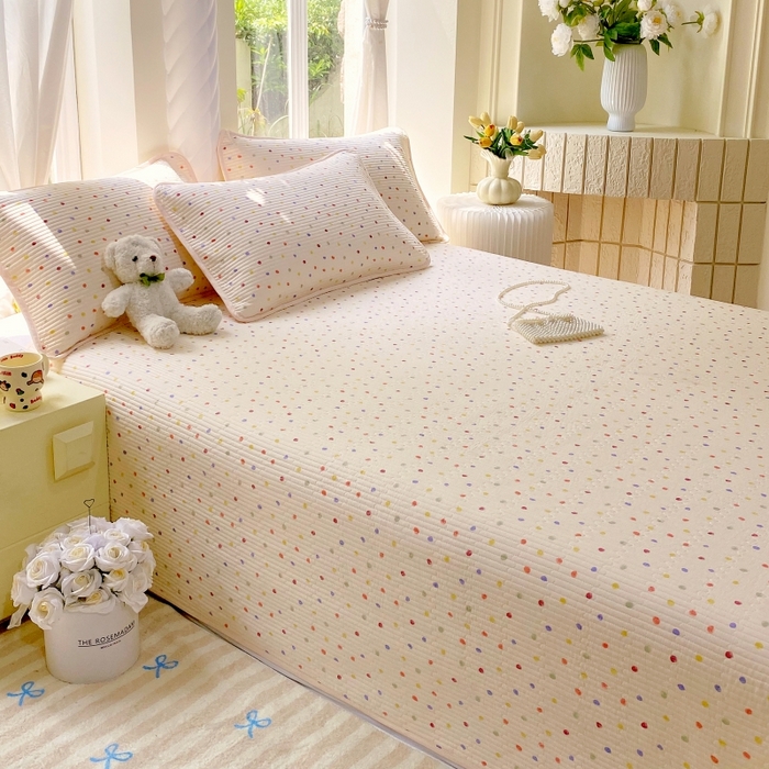 91家纺网 家纺一手货源 找家纺 金丝兔 2025新款小清新斜纹纯棉床盖 全棉夹棉床盖 床盖三件套 榻榻米抗盖绗缝加厚床单 奶油波点