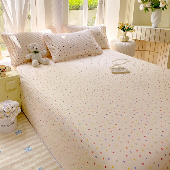 91家纺网 家纺一手货源 找家纺 金丝兔 2025新款小清新斜纹纯棉床盖 全棉夹棉床盖 床盖三件套 榻榻米抗盖绗缝加厚床单 奶油波点