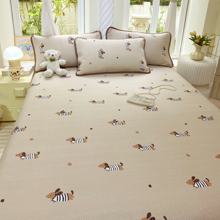 91家纺网 家纺一手货源 找家纺 金丝兔 2025新款小清新斜纹纯棉床盖 全棉夹棉床盖 床盖三件套 榻榻米抗盖绗缝加厚床单 拉拉狗