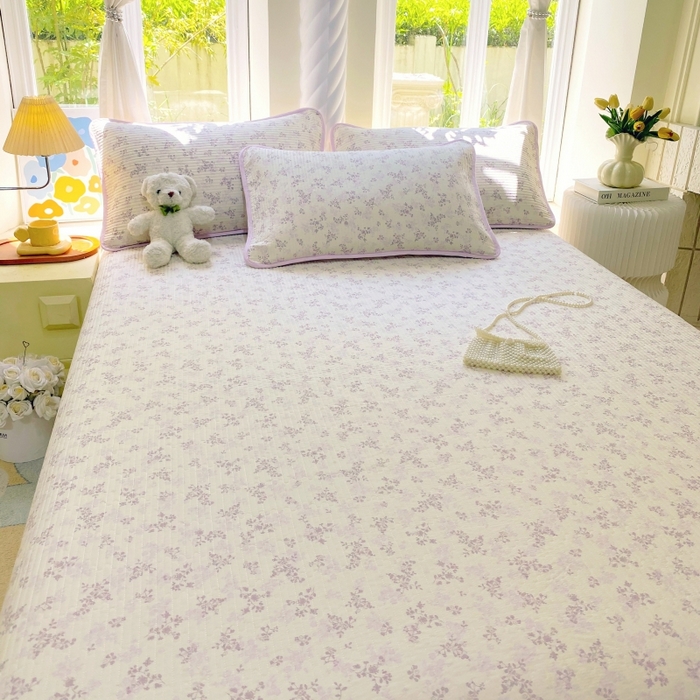 91家纺网 家纺一手货源 找家纺 金丝兔 2025新款小清新斜纹纯棉床盖 全棉夹棉床盖 床盖三件套 榻榻米抗盖绗缝加厚床单 春风里