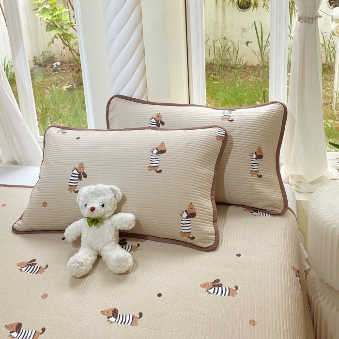 91家纺网 家纺一手货源 找家纺 金丝兔 2025新款小清新斜纹纯棉床盖 全棉夹棉床盖 床盖三件套 榻榻米抗盖绗缝加厚床单 拉拉狗