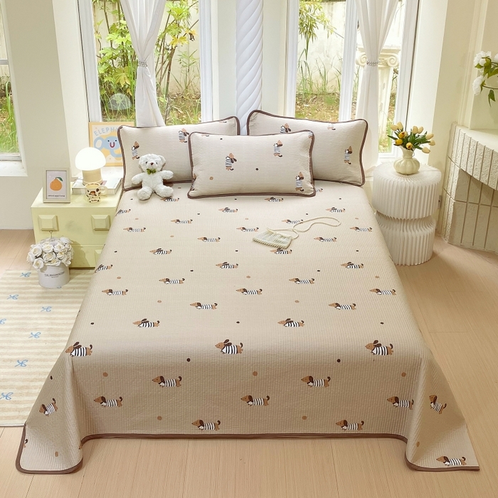 91家纺网 家纺一手货源 找家纺 金丝兔 2025新款小清新斜纹纯棉床盖 全棉夹棉床盖 床盖三件套 榻榻米抗盖绗缝加厚床单 拉拉狗