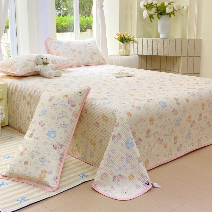 91家纺网 家纺一手货源 找家纺 金丝兔 2025新款小清新斜纹纯棉床盖 全棉夹棉床盖 床盖三件套 榻榻米抗盖绗缝加厚床单 萌宠乐园