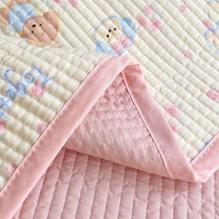 91家纺网 家纺一手货源 找家纺 金丝兔 2025新款小清新斜纹纯棉床盖 全棉夹棉床盖 床盖三件套 榻榻米抗盖绗缝加厚床单 萌宠乐园