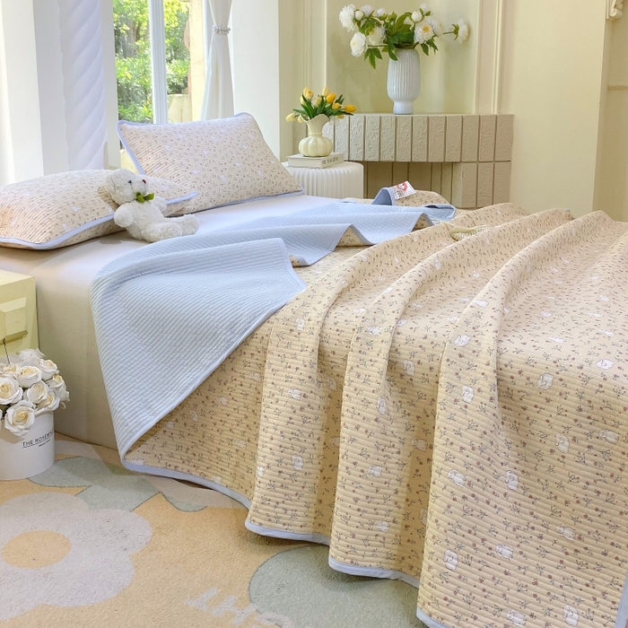 91家纺网 家纺一手货源 找家纺 金丝兔 2025新款小清新斜纹纯棉床盖 全棉夹棉床盖 床盖三件套 榻榻米抗盖绗缝加厚床单 仙妮兔