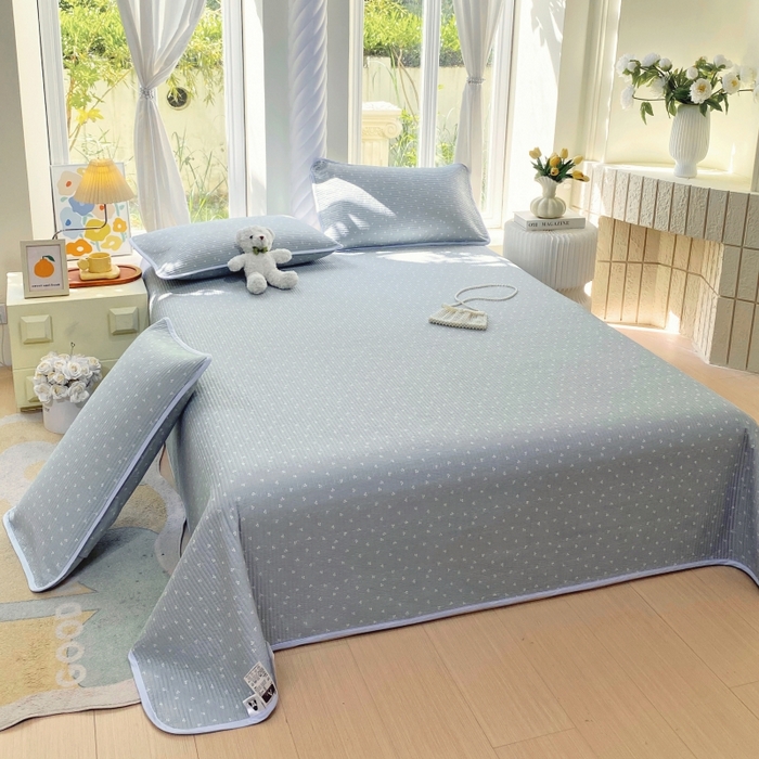 91家纺网 家纺一手货源 找家纺 金丝兔 2025新款小清新斜纹纯棉床盖 全棉夹棉床盖 床盖三件套 榻榻米抗盖绗缝加厚床单 樱桃-蓝