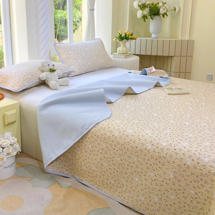 91家纺网 家纺一手货源 找家纺 金丝兔 2025新款小清新斜纹纯棉床盖 全棉夹棉床盖 床盖三件套 榻榻米抗盖绗缝加厚床单 仙妮兔