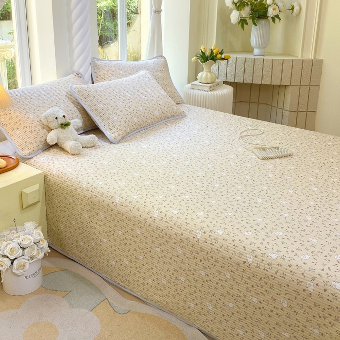 91家纺网 家纺一手货源 找家纺 金丝兔 2025新款小清新斜纹纯棉床盖 全棉夹棉床盖 床盖三件套 榻榻米抗盖绗缝加厚床单 仙妮兔