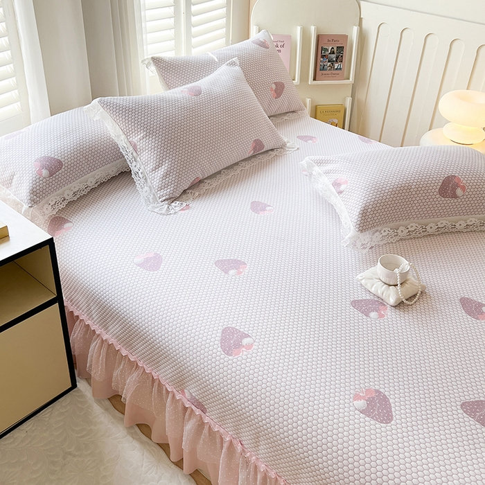 91家纺网 家纺一手货源 找家纺 网红馆（ck家纺）  2025新款简单爱 豆豆床盖三件套 草莓