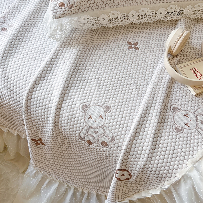 91家纺网 家纺一手货源 找家纺 网红馆（ck家纺）  2025新款简单爱 豆豆床盖三件套 呆熊灰