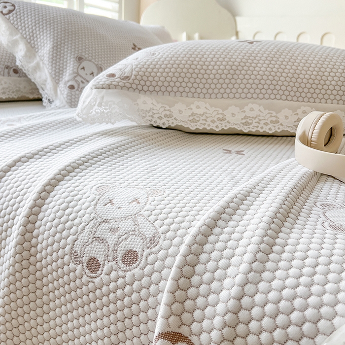 91家纺网 家纺一手货源 找家纺 网红馆（ck家纺）  2025新款简单爱 豆豆床盖三件套 呆熊灰