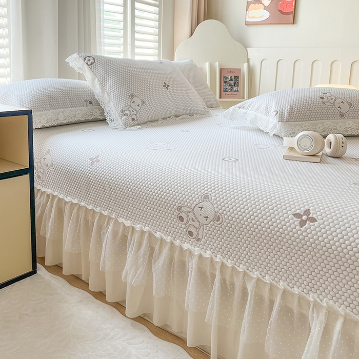 91家纺网 家纺一手货源 找家纺 网红馆（ck家纺）  2025新款简单爱 豆豆床盖三件套 呆熊灰