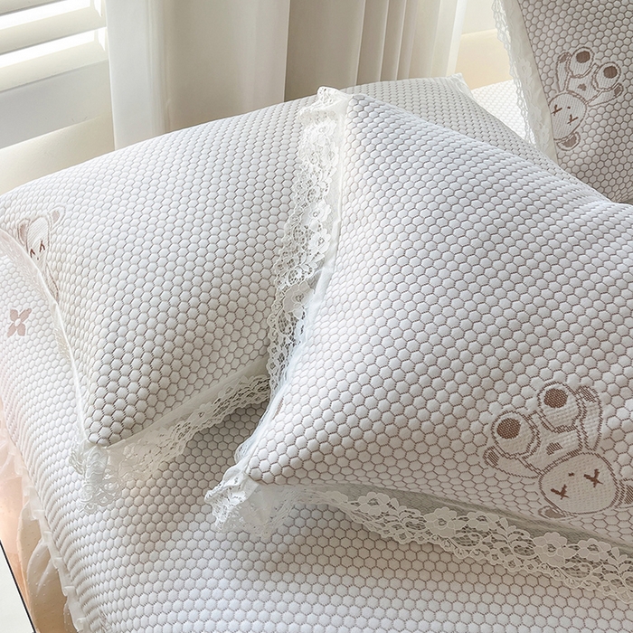 91家纺网 家纺一手货源 找家纺 网红馆（ck家纺）  2025新款简单爱 豆豆床盖三件套 呆熊灰