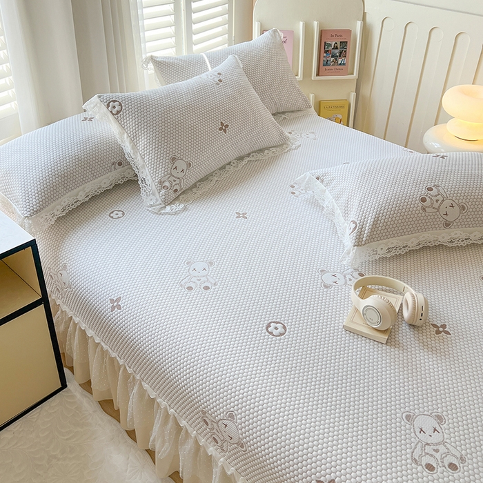 91家纺网 家纺一手货源 找家纺 网红馆（ck家纺）  2025新款简单爱 豆豆床盖三件套 呆熊灰