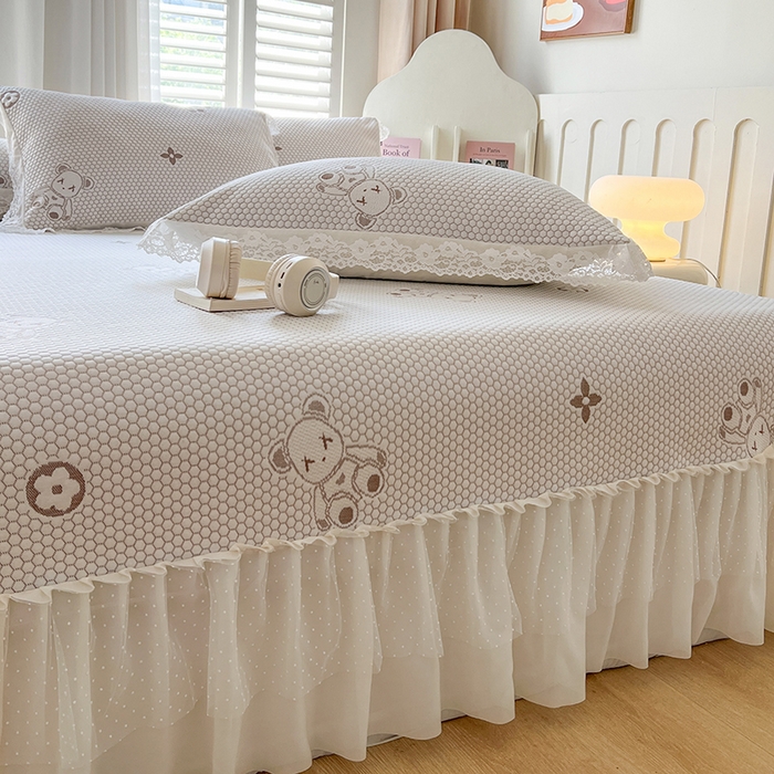 91家纺网 家纺一手货源 找家纺 网红馆（ck家纺）  2025新款简单爱 豆豆床盖三件套 呆熊灰