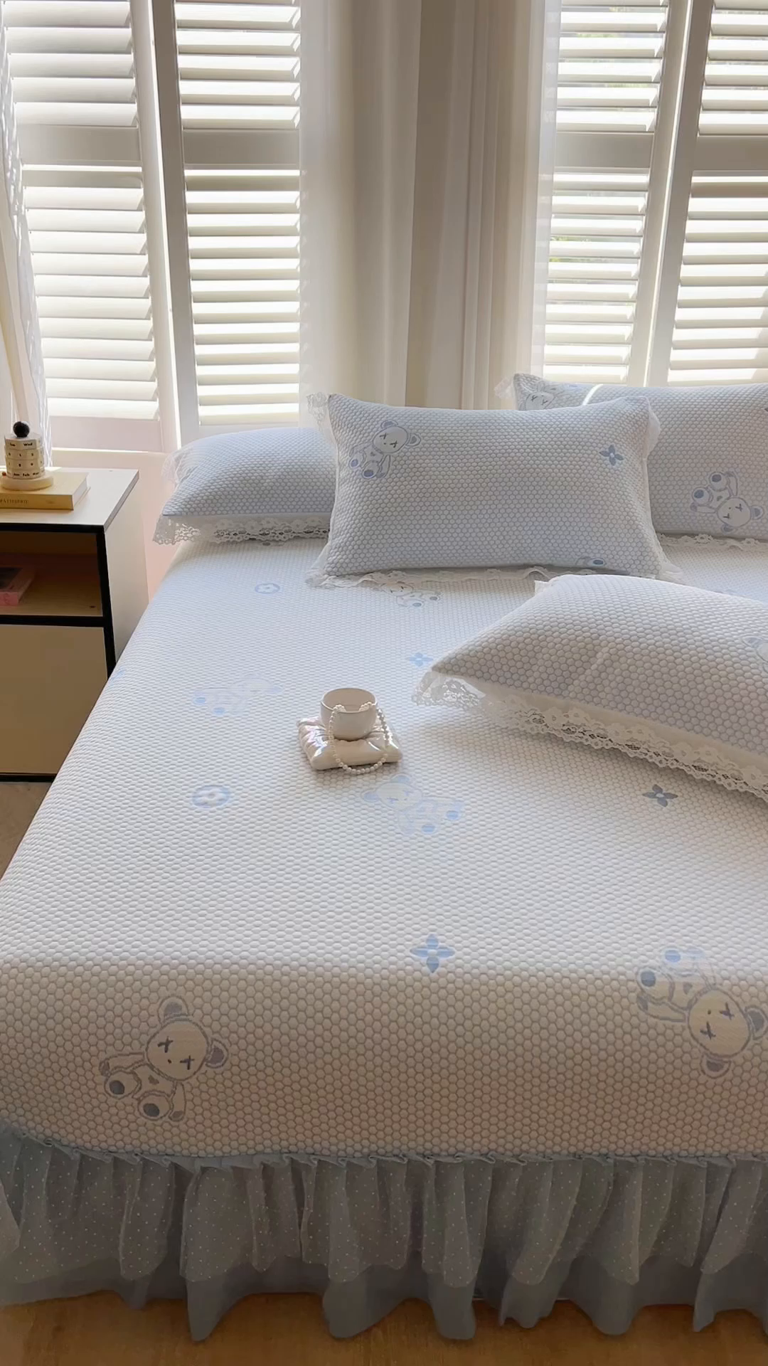 91家纺网 家纺一手货源 找家纺 网红馆（ck家纺）  2025新款简单爱 豆豆床盖三件套 呆熊蓝