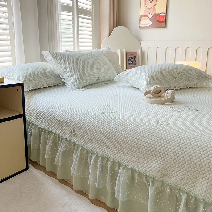 91家纺网 家纺一手货源 找家纺 网红馆（ck家纺）  2025新款简单爱 豆豆床盖三件套 呆熊绿