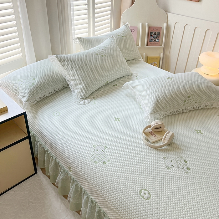 91家纺网 家纺一手货源 找家纺 网红馆（ck家纺）  2025新款简单爱 豆豆床盖三件套 呆熊绿